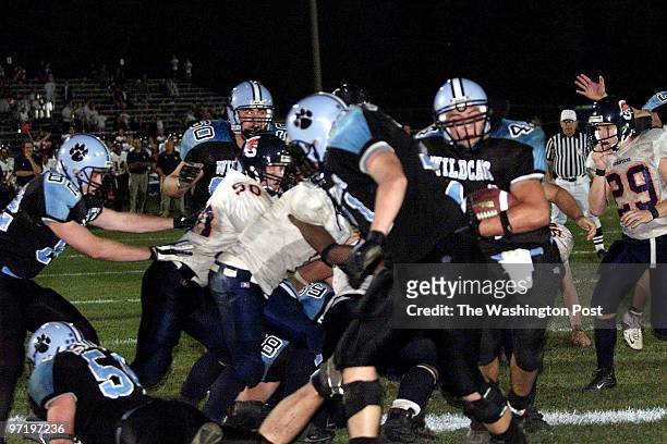 Date: 9/13/2002 Photographer: Joel Richardson/TWP Neg# 130818 Centreville, Va., Centerville High School High school football: West Springfield at...