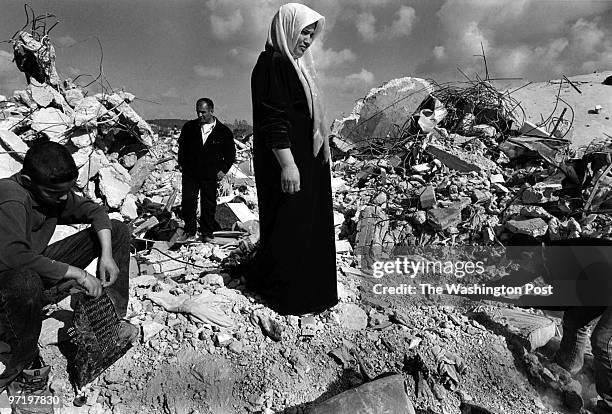 Jenin Invasion Battle Of Jenin 2002 Photos and Premium High Res Pictures - Getty Images