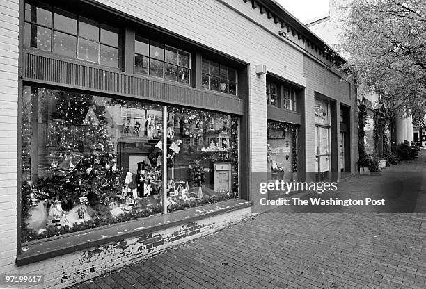 Tripp This is a photo of a storefront business in downtown Middleburg, VA allegedly owned and soon to be opened as "The Christmas Sleigh" by Linda...