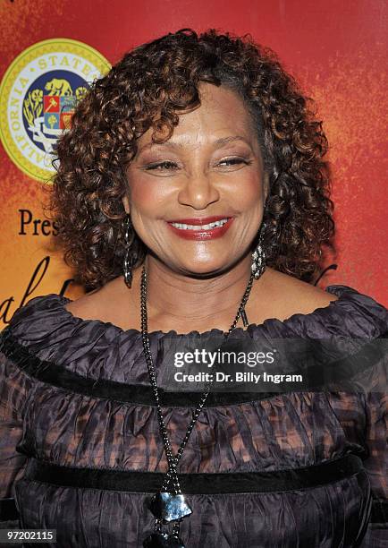 Singer/songwriter Eloise Laws attends the Living Legends Award ceremony honoring Stevie Wonder and Nancy Wilson at California African American Museum...