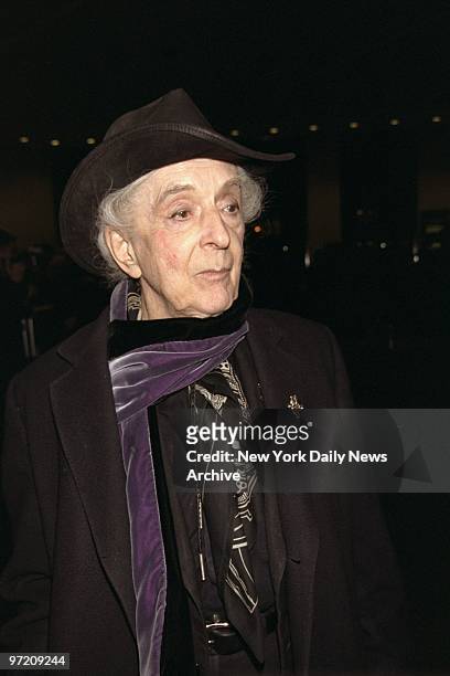 Actor Quentin Crisp arrives for the 64th Annual New York Film Critics Circle Awards presentations at Windows on the World in the World Trade Center.