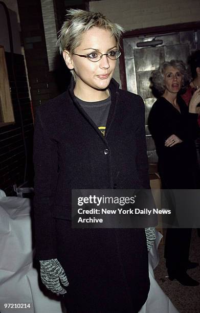 Actress Rachael Leigh Cook arrives at the MAC Cosmetics and Interview magazine launch party for the 2001 Art Is Everywhere calendar party at 118...