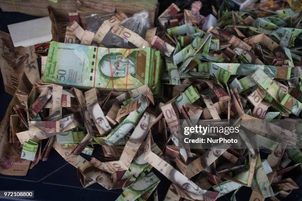 Some Venezuelans find a way to use the devalued money what now is just a piece of paper, Like Richard Segovia who arrived from Caracas to Cúcuta at...