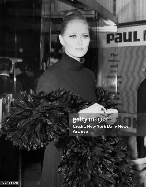 Actress Faye Dunaway at the premiere of the movie "Cool Hand Luke" at the Loew's State Theatre.