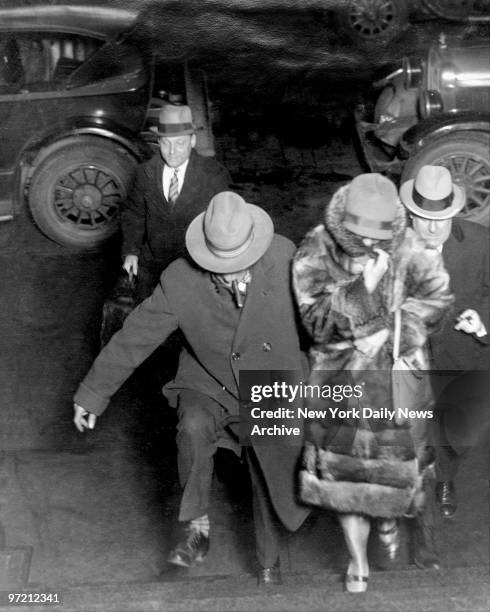 After hours of questioning and a confession to her husband's murder, Ruth Snyder, Inspector Gallagher and detectives head to District Attorney...