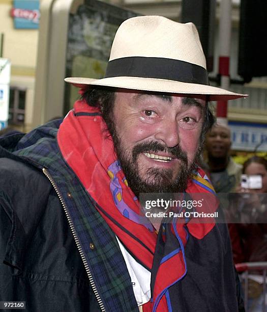 Luciano Pavarotti arrives at the International Federation of Phonographic Industries fourth annual Platinum Europe Awards July 10, 2002 in Brussels,...