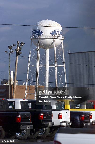 15 Ford Motor Company Edison Assembly Plant Stock Photos, High-Res ...