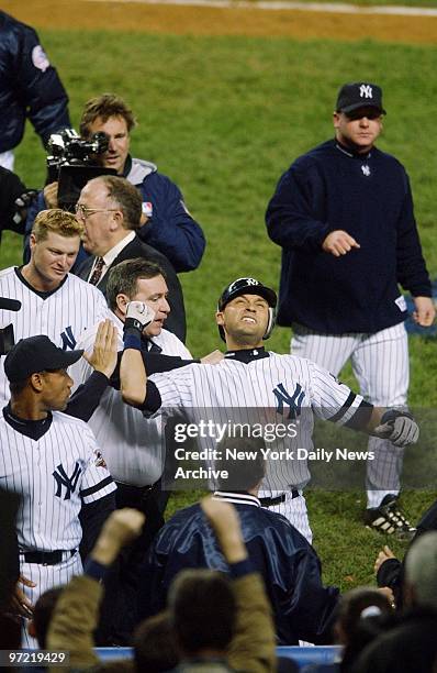 2001 World Derek Jeter 2001 World Series Photos and Premium High Res Pictures ...