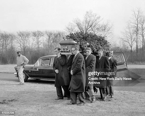 Abner Zwillman buriel at Temple B'nai Abrham Memorial Cemetery. Zwillman's coffin is being carried to resting place.
