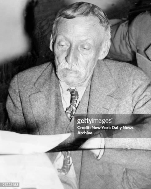 Albert Fish held at police headquarters for the kidnapping and murder of Grace Budd.