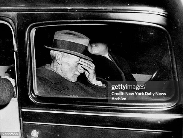 Albert H. Fish leaving Police Headquarters to guide detectives to woods at East Ivrington, N.Y., where he buried skull of Grace Budd.