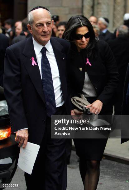 Andrea Bronfman's husband, billionaire Seagram's heir Charles Bronfman, and daughter, Pippa Cohen, leave Congregation B'Nai Jeshurun on W. 88th St....