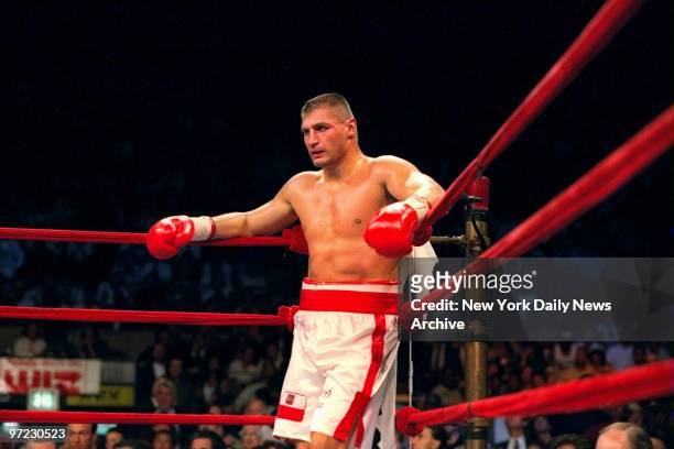 Andrew Golota during his fight against Riddick Bowe.