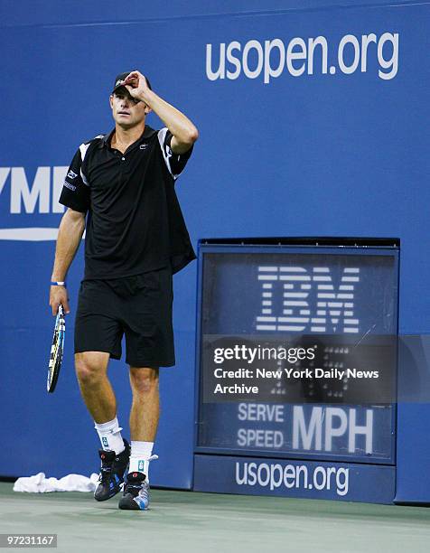 Andy Roderick Serving 3,588 Andy Roddick 2007 Stock Photos, High-Res Pictures, and Images ...