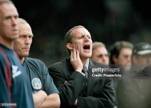 Manchester City manager Steve Coppell shouting instructions during the Nationwide Football League Division One match between Manchester City and...