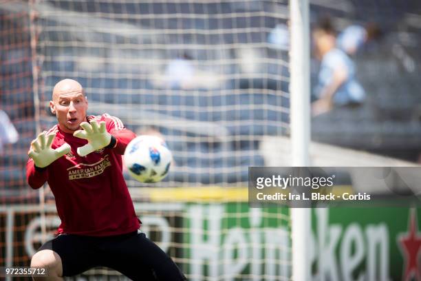 Goalkeeper Brad Guzan of Atlanta United keeps his focus to stop the ball during warm ups prior to the MLS match between New York City FC and Atlanta...