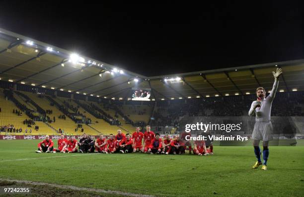 Fortuna goalkeeper Michael Ratajczak and his team celebrate after the Second Bundesliga match between Alemannia Aachen and Fortuna Duesseldorf at...