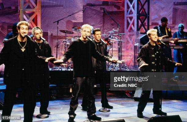 Episode 1483 -- Pictured: Joey Fatone, Chris Kirkpatrick, Justin Timberlake, JC Chasez, and Lance Bass of N'Sync performing on November 06, 1998 --