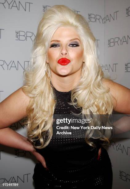 Anna Nicole Smith backstage at the Lane Bryant Fashion Show held at Roseland.