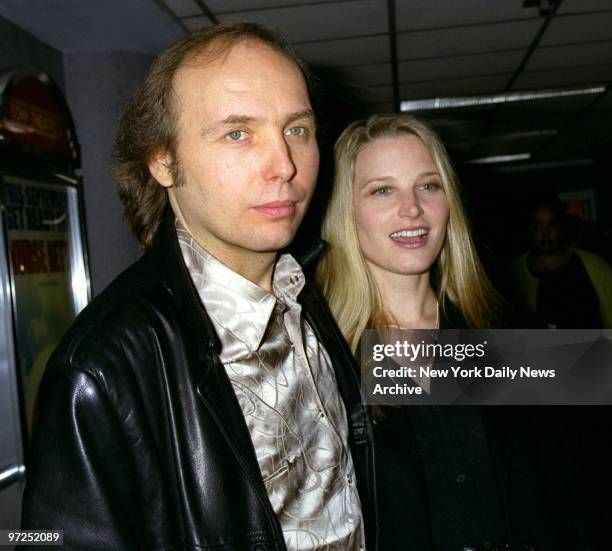 Dwight Yoakam and girlfriend Bridget Fonda arrive for the New York premiere of the movie "Nurse Betty" at the Loews Cineplex 19th St. East Theater.