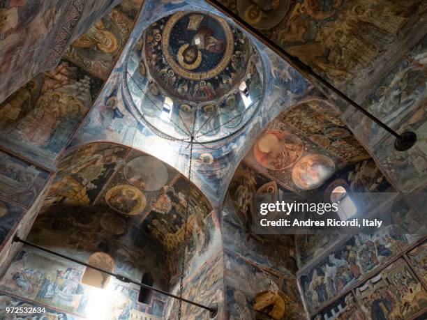 saint nicholas church frescoes, curtea de arges,  romania - orthodox photos et images de collection