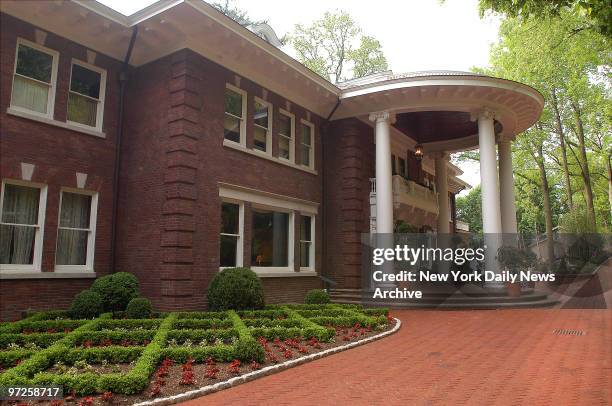 Home of NY Giants Michael Strahan in New Jersey. Strahan finds himself in the middle of a bitter divorce preceding with his wife, who is accusing him...