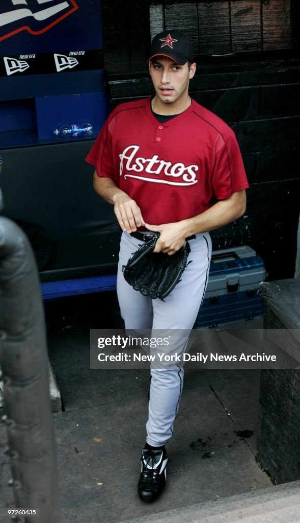 Houston Astros' pitcher Andy Pettitte exits the dugout at Sh