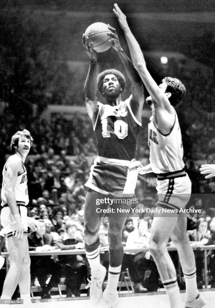 Knicks vs Lakers at Madison Square Garden, Knick Phil Jackso