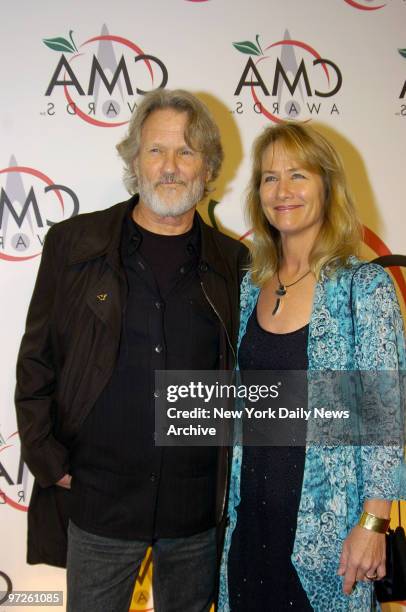 Kris Kristofferson and his wife, Lisa Meyers, arrive for the the 39th Annual Country Music Association Awards at Madison Square Garden.