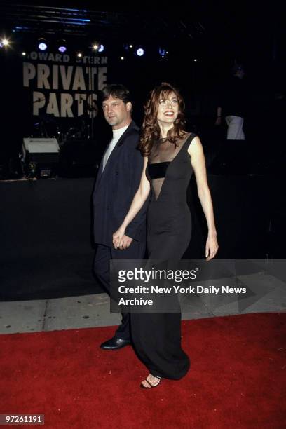 Howard Sterns Private Parts Opens Premiere at Madison Square Garden Carol Alt and husband Ron Greschner