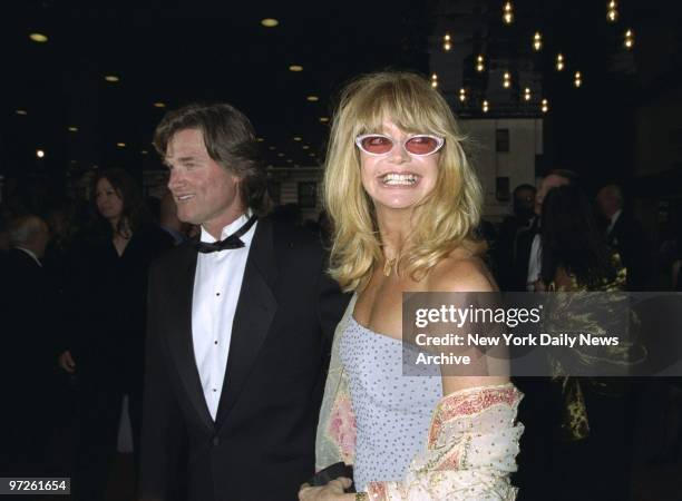 Kurt Russell and Goldie Hawn arrive at the 1999 Tony Awards presentations at the Gershwin Theater.