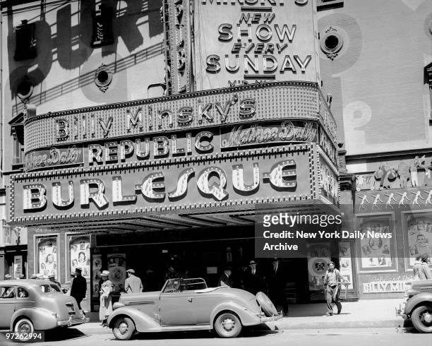 Billy Minsky's Burlesque Theatre at 209 West 42nd Street, site of New Victory Theatre.