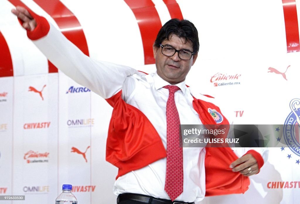 FBL-MEXICO-GUADALAJARA-COACH-CARDOZO