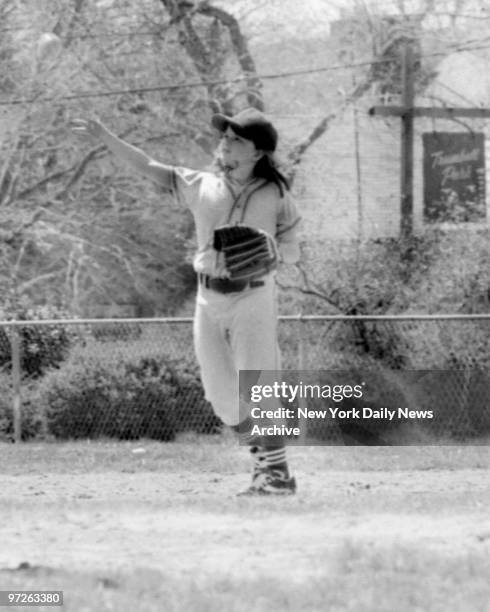 Bitsy Osder first girl to play Little League baseball in New Jersey.