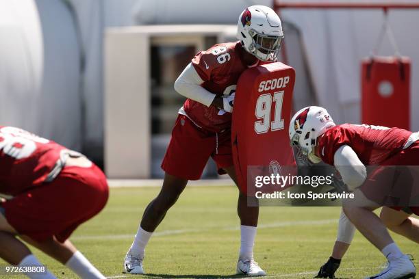 Arizona Cardinals tight end Ricky Seals-Jones holds a blocking shield during the Arizona Cardinals Miniicamp on Jun 12, 2018 at the Arizona Cardinals...