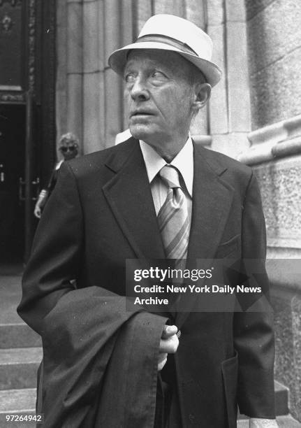In town to raise funds for the Olympic team, confirmed sportsman Bing Crosby seized the chance to reacquaint himself with a couple of New York...