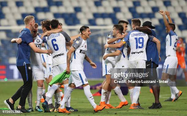 The players of the FC Internazionale celebrate after winning the Serie A Primavera Playoff Final match between FC Internazionale U19 and ACF...