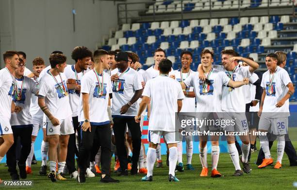 The players of the FC Internazionale celebrate after winning the Serie A Primavera Playoff Final match between FC Internazionale U19 and ACF...