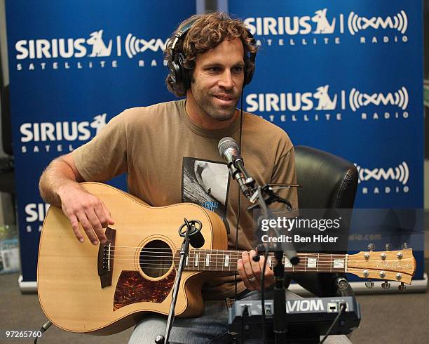 Musician Jack Johnson performs on SIRIUS XM Studio on March 1, 2010 in New York City.