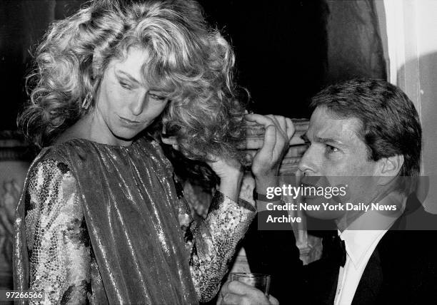 Ryan O'Neal and Farrah Fawcett at Waldorf-Astoria where the Friars Club honored Cary Grant as their Man of the Year.