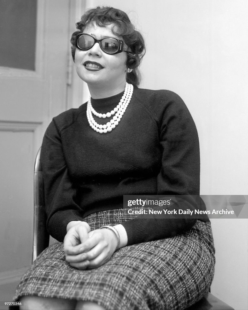 Linda Ris Linda Riss waiting to be heard by Bronx Grand Jury at Bronx County ...