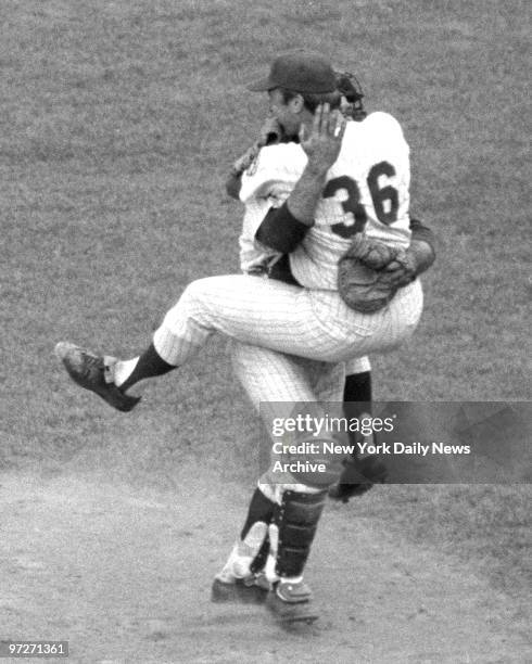 Mets vs. Baltimore Orioles. 1969 World Series. , Jerry Koosman and Jerry Grote celebrate world series win in Game 5.