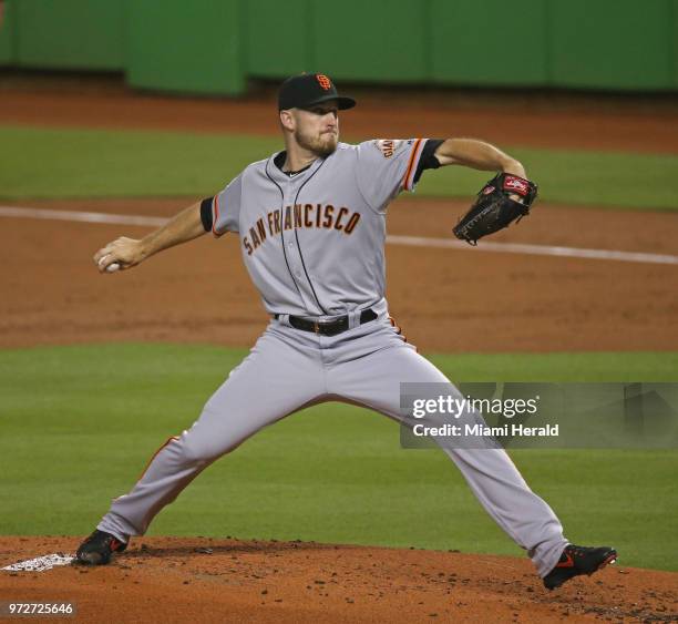 Pitcher Stratton Chris Stratton Photos and Premium High Res Pictures - Getty Images