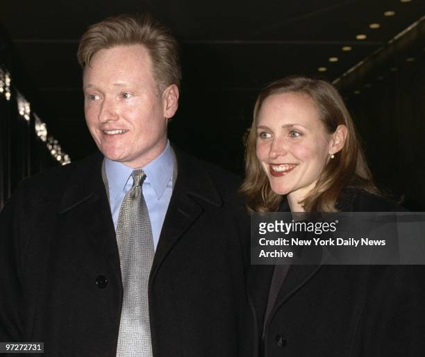 Conan O'Brien and girlfriend Liza Powell arrive for the 2000 New York Film Critics Circle Awards presentations at Windows on the World.