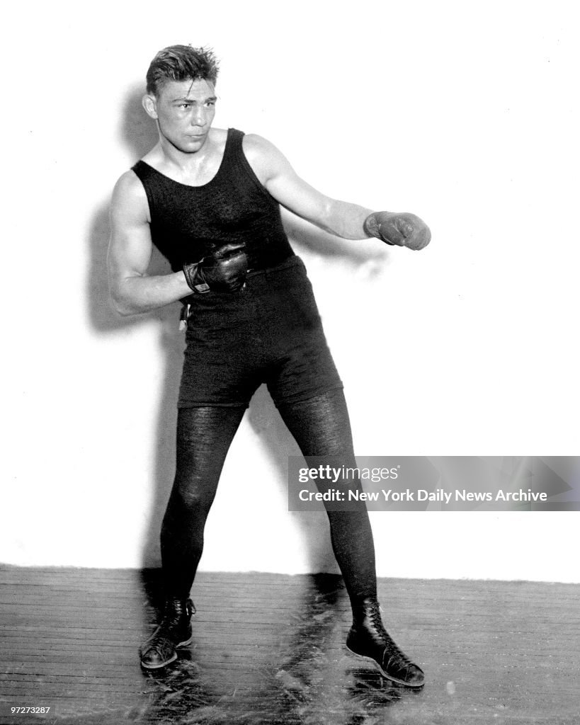 Boxer Harry Greb The Pittsburg Windmill Will Defend The Light News boxer-harry-greb-the-pittsburg-windmill-will-defend-the-light-news
