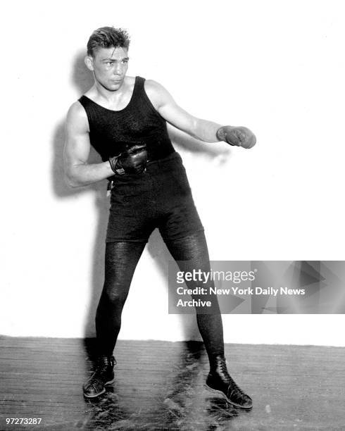 Boxer Harry Greb, The Pittsburg windmill, will defend the light heavyweight championship against Tommy Loughran of Philadelphia, The "Beau Brummel"...