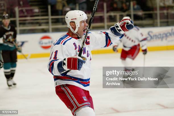 Messier 3 Photos and Premium High Res Pictures - Getty Images