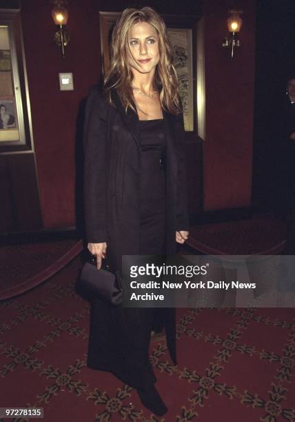 Jennifer Aniston arrives for premiere of movie "Meet Joe Black" at the Ziegfeld Theater.,