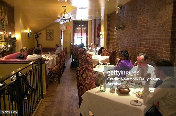 Lunchtime at D'Artagnan, a French restaurant at 152 E. 46 St.
