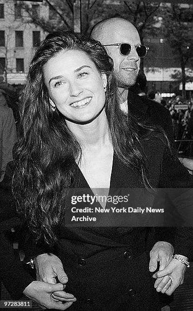 Bruce Willis and Demi Moore at the Sony Lincoln Square Theater for premiere of the movie "Die Hard: With a Vengeance."